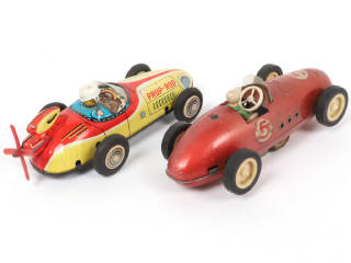 Lot 103 - DIVERS (2)