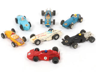 Lot 57 - DIVERS (7)