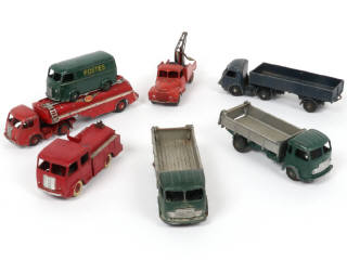 Lot 350 - DINKY TOYS (FRANCE) (7)