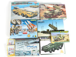 Lot 11 - DIVERS (9)