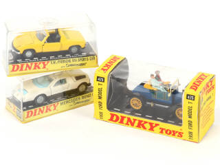 Lot 285 - DINKY TOYS (GB) (3)