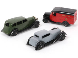 Lot 288 - DINKY TOYS (GB) (3)