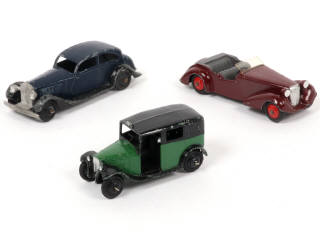 Lot 287 - DINKY TOYS (GB) (3)