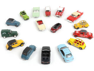 Lot 120 - DIVERS (16)