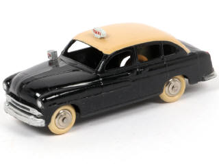 Lot 302 - DINKY TOYS (FRANCE) (1)