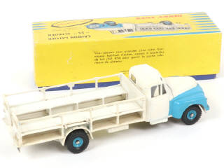 Lot 320 - DINKY TOYS (FRANCE) (1)