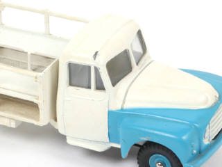 Lot 320 - DINKY TOYS (FRANCE) (1)