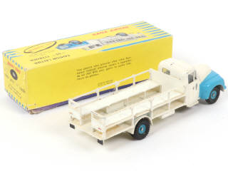 Lot 321 - DINKY TOYS (FRANCE) (1)