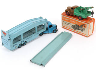 Lot 282 - DINKY TOYS (GB) (2)