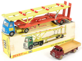 Lot 283 - DINKY TOYS (GB) (2)