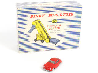 Lot 357 - DINKY TOYS (GB) (2)
