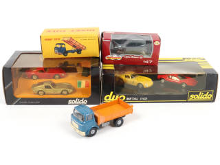 Lot 93 - DIVERS (4)