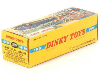Lot 358 - DINKY TOYS (FRANCE) (1)