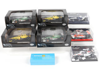 Lot 144 - DIVERS (8)
