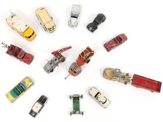 Lot 130 - DIVERS (13)