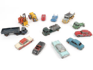Lot 129 - DIVERS (13)