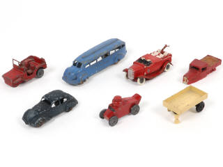 Lot 127 - DIVERS (7)