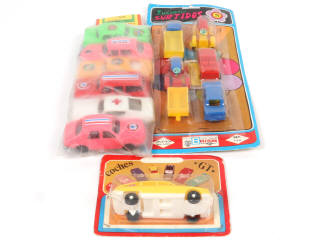 Lot 138 - DIVERS (3)
