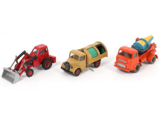 Lot 340 - DINKY TOYS (GB) (3)