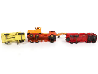 Lot 343 - DINKY TOYS (GB) (3)