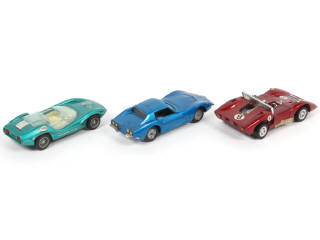 Lot 122 - DIVERS (3)