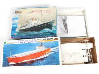 Lot 21 - DIVERS (3)