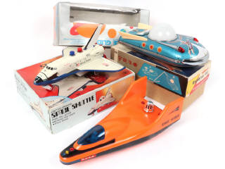 Lot 68 - DIVERS (3)
