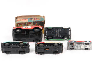 Lot 226 - DIVERS (6)