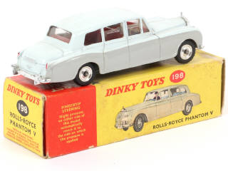Lot 379 - DINKY TOYS (GB) (1)