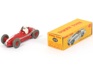 Lot 383 - DINKY TOYS (GB) (2)