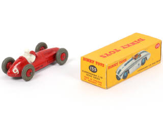 Lot 383 - DINKY TOYS (GB) (2)