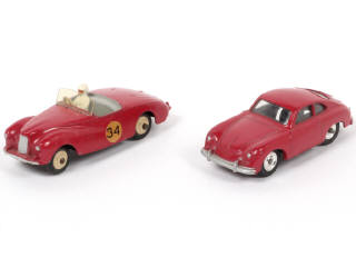 Lot 386 - DINKY TOYS (GB) (2)