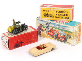 Lot 87 - DIVERS (GB) (3)