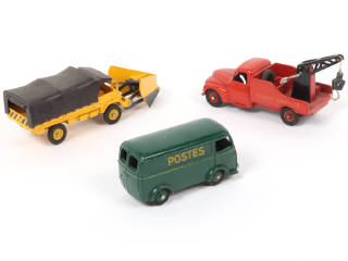 Lot 403 - DINKY TOYS (FRANCE) (3)