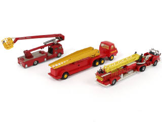 Lot 216 - CORGI TOYS (GB) (3)