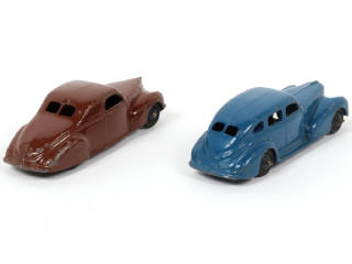 Lot 380 - DINKY TOYS (GB) (2)