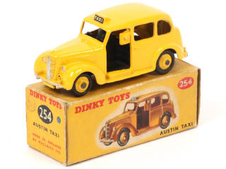 Lot 372 - DINKY TOYS (GB) (1)