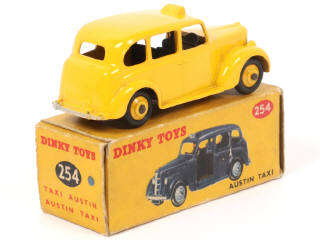 Lot 372 - DINKY TOYS (GB) (1)