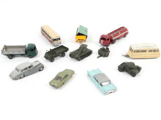 Lot 392 - DINKY TOYS (FRANCE) (12)