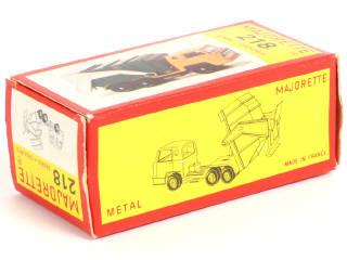 Lot 132 - MAJORETTE (FRANCE) (1)