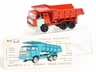 Lot 137 - MAJORETTE (FRANCE) (1)