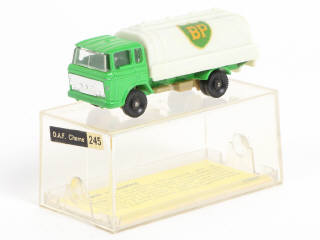 Lot 156 - MAJORETTE (FRANCE) (1)