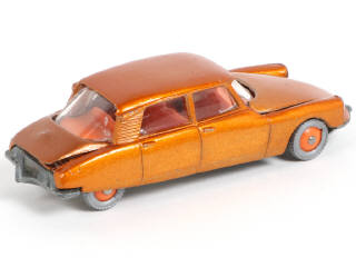 Lot 176 - MAJORETTE (FRANCE) (1)