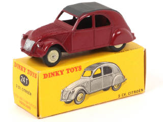 Lot 329 - DINKY TOYS (FRANCE) (1)