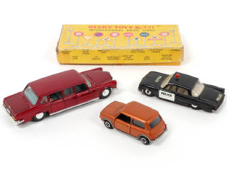 Lot 311 - DINKY TOYS (GB) (4)