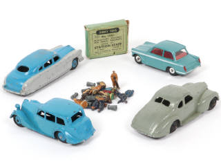 Lot 312 - DINKY TOYS (GB) (5)