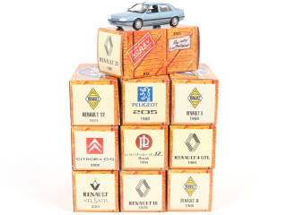 Lot 96 - HACHETTE EDITIONS (FRANCE) (10)