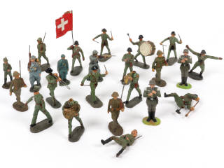 Lot 36 - DIVERS (23)