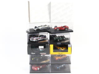 Lot 58 - DIVERS (8)