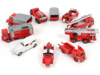 Lot 68 - DIVERS (10)